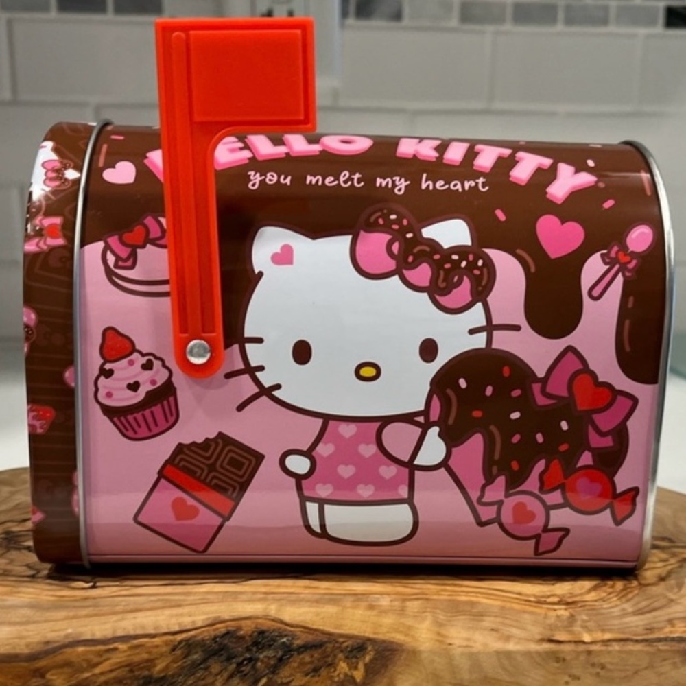 Hello Kitty Valentines mailbox